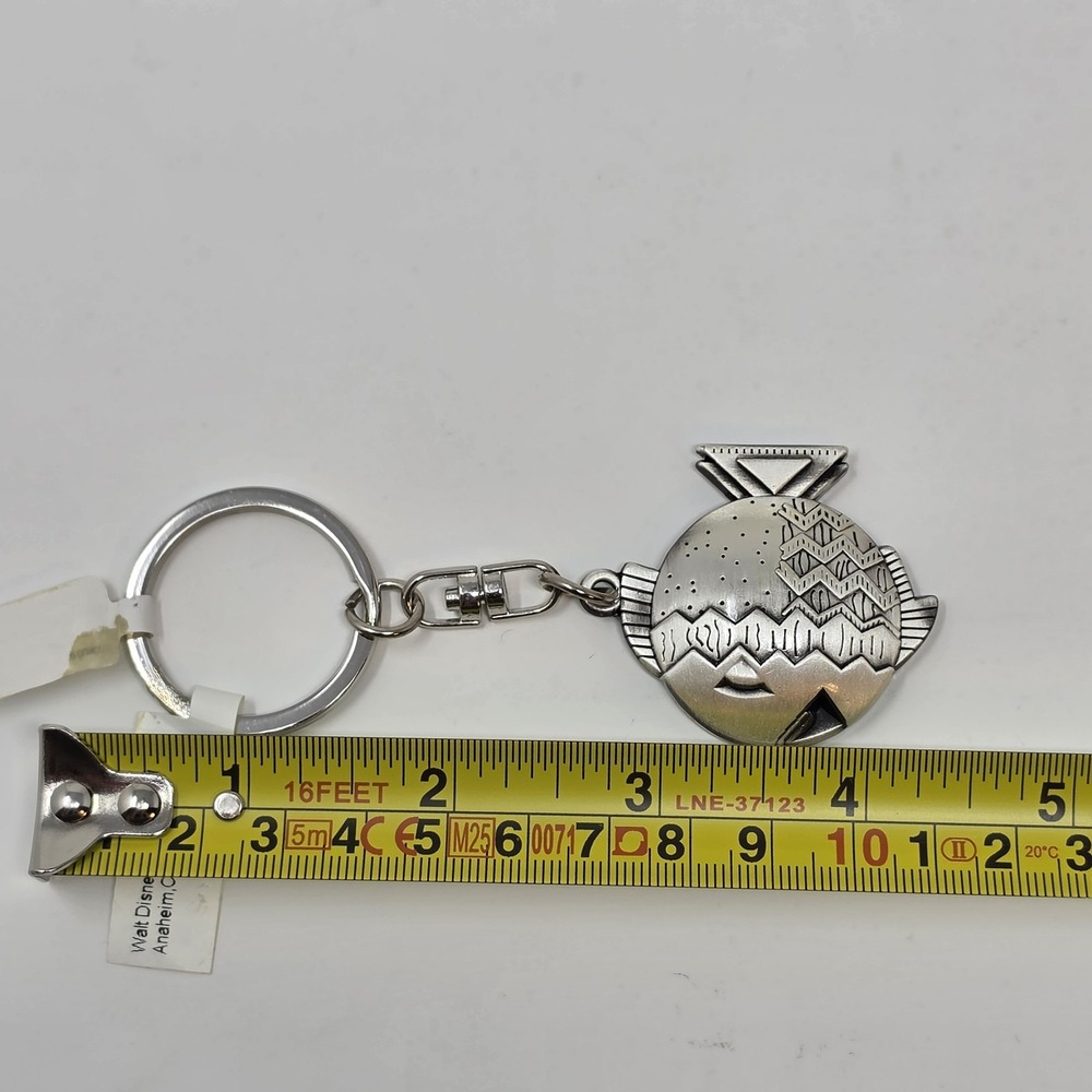Disney Cruise Line DCL Pewter Key Chain with Cabin Door Fish from Magic & Wonder - Picture 11 of 11